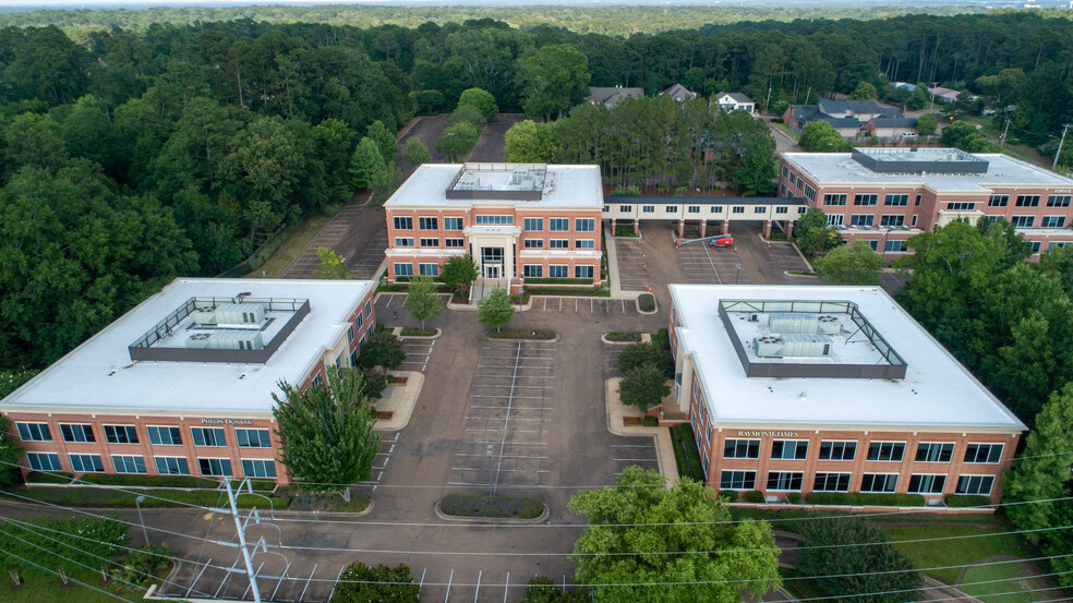 1300 Meadowbrook Rd, Jackson, MS for sale - Primary Photo - Image 1 of 1