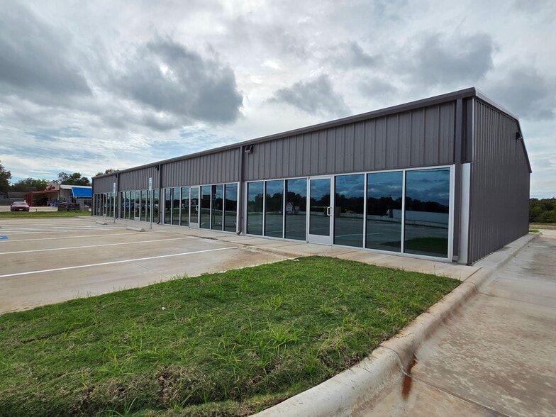 308 Church Ave, Troy, TX for lease - Building Photo - Image 3 of 10