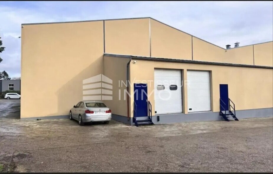 Flex in Eaubonne for lease - Building Photo - Image 2 of 3