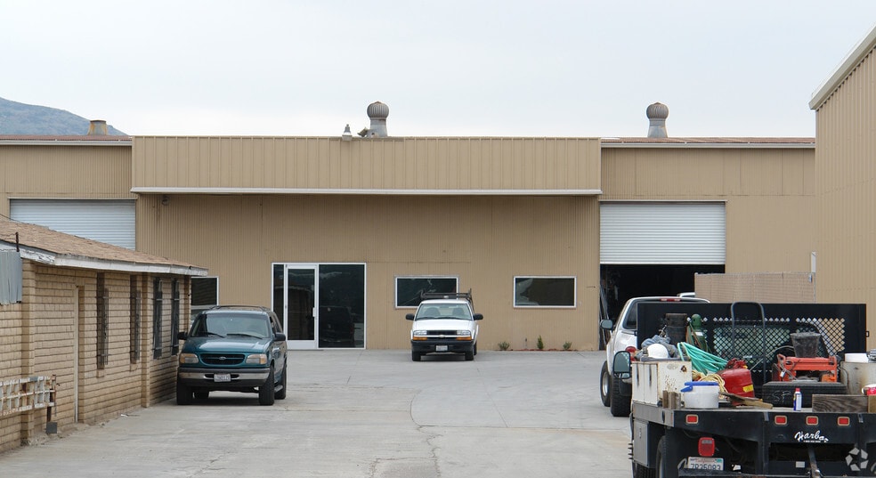 8057-8059 Wing Ave, El Cajon, CA for lease - Building Photo - Image 2 of 5