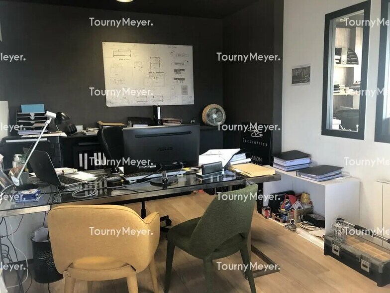 Office in Bruz for lease - Interior Photo - Image 2 of 6