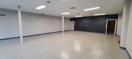 960-990 Commercial St SE, Salem, OR for lease Interior Photo- Image 2 of 10