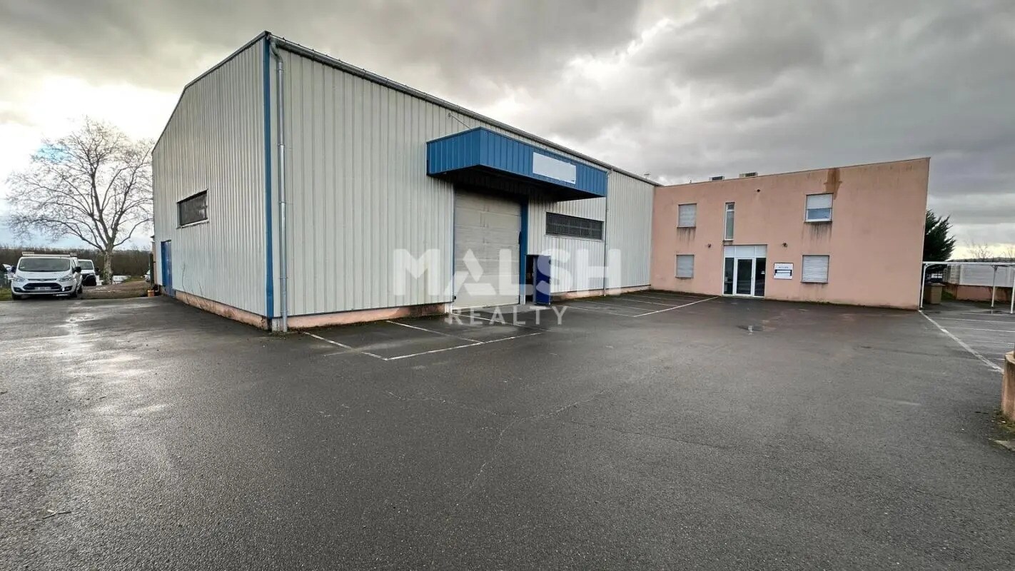 Office in Saint-Georges-de-Reneins for lease Building Photo- Image 1 of 15