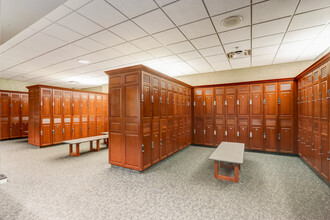 5900 N Port Washington Rd, Glendale, WI for lease Interior Photo- Image 2 of 6