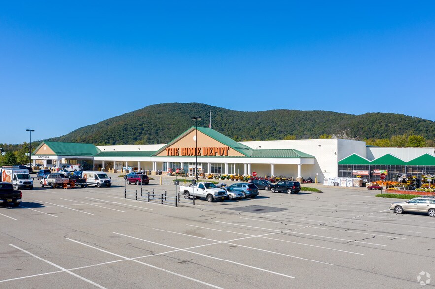 461 Route 9, Fishkill, NY for sale - Building Photo - Image 1 of 1
