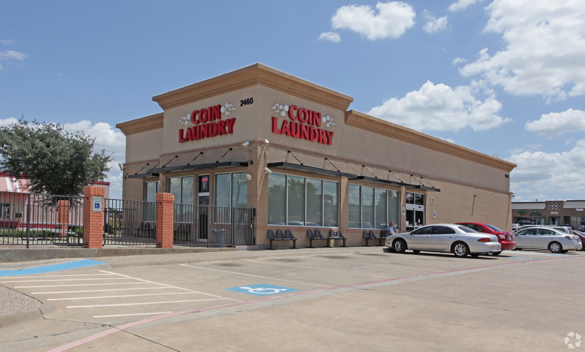 2460 E Arkansas Ln, Arlington, TX for sale Primary Photo- Image 1 of 1