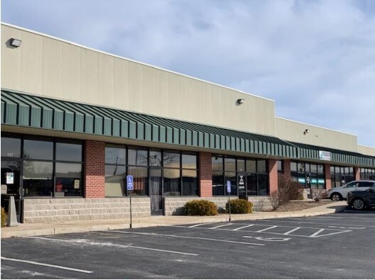 135 Hamilton Industrial Ct, Wentzville, MO for lease - Primary Photo - Image 1 of 4