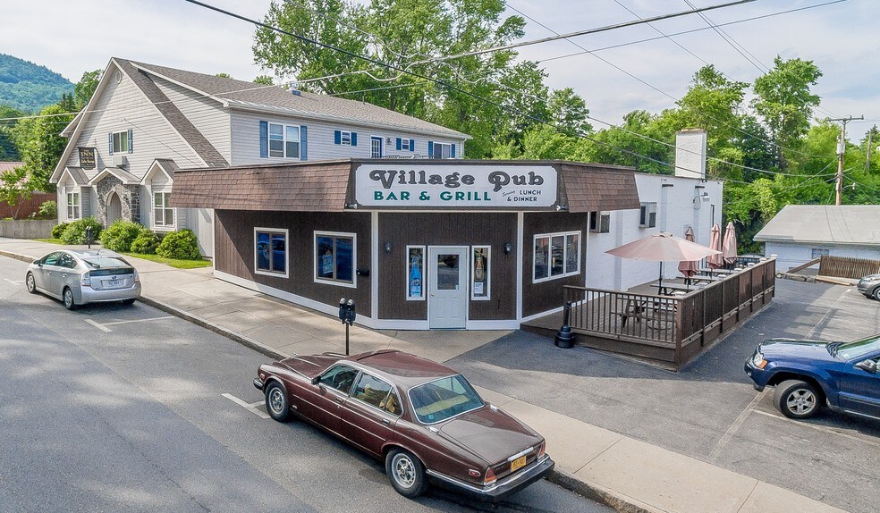 10 McGillis Ave, Lake George, NY for sale - Building Photo - Image 1 of 1