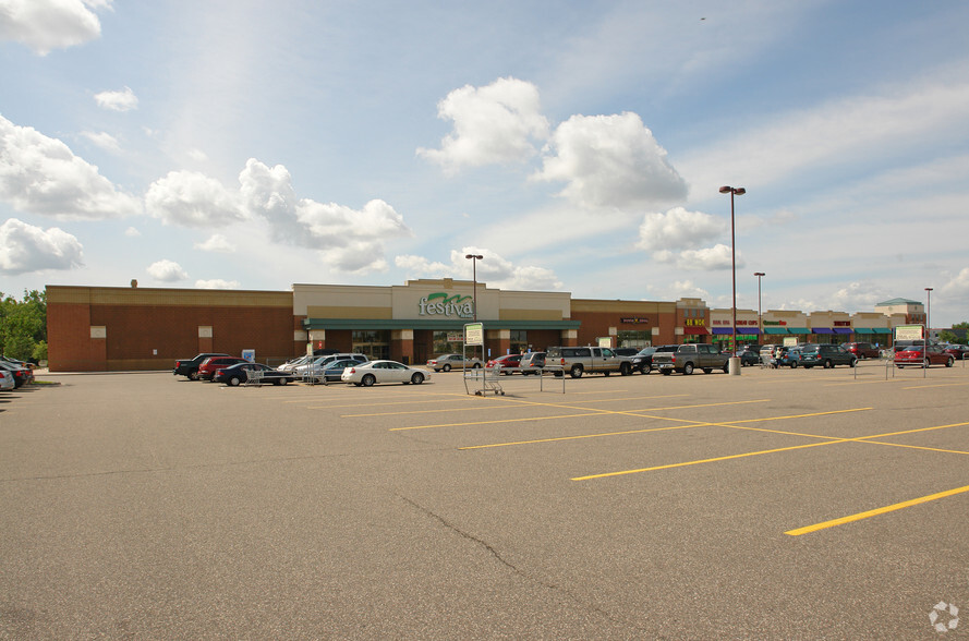 2218-2279 NW Bunker Lake Blvd, Andover, MN for lease - Primary Photo - Image 1 of 5