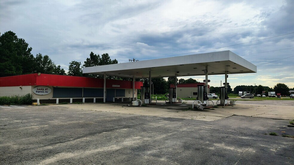 526 Aberdeen Rd, Raeford, NC for lease - Building Photo - Image 2 of 15