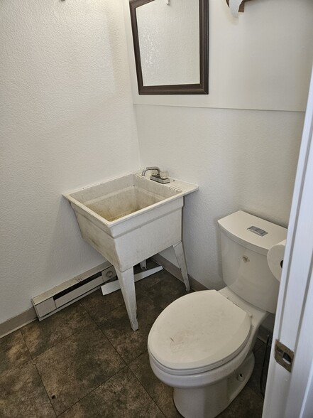 1409 E Olive Ct, Fort Collins, CO for lease - Interior Photo - Image 3 of 9