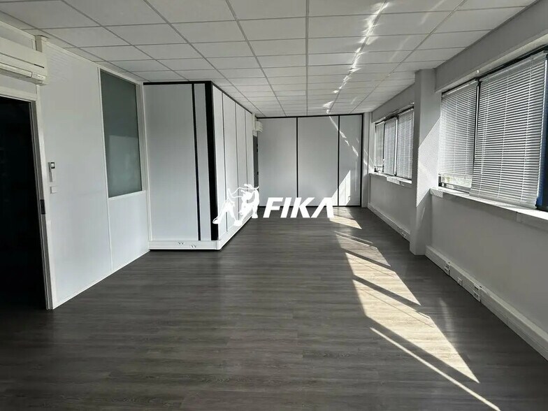 Office in Labège for lease - Building Photo - Image 2 of 10
