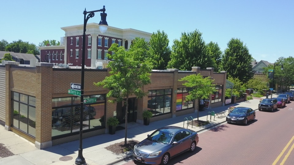 924 Cherry St SE, Grand Rapids, MI for lease - Building Photo - Image 2 of 10