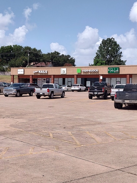 2116 S Market St, Brenham, TX for sale - Primary Photo - Image 1 of 1