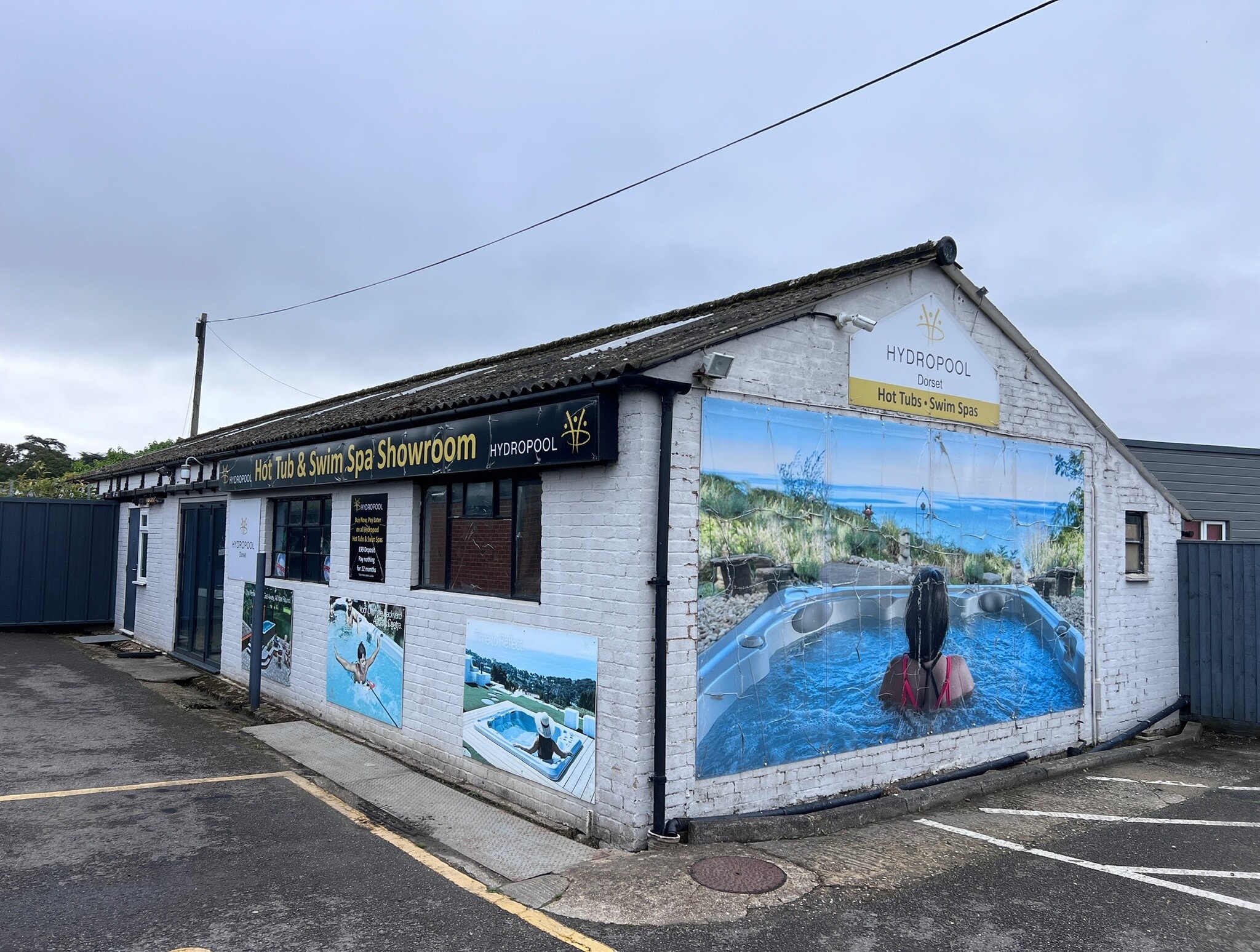 170 Magna Rd, Wimborne for sale Primary Photo- Image 1 of 1