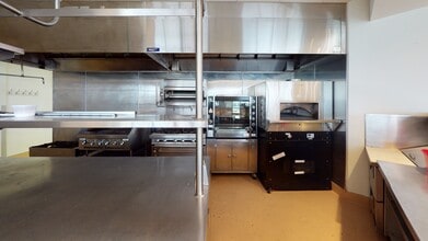 388 Devlin Rd, Napa, CA for lease Interior Photo- Image 2 of 9