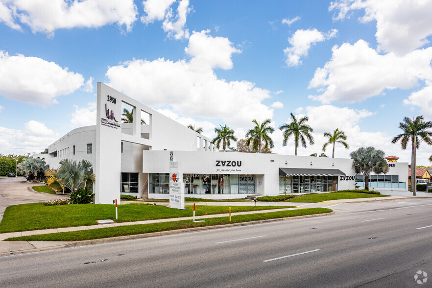 2950 Tamiami Trl N, Naples, FL for sale - Building Photo - Image 1 of 1