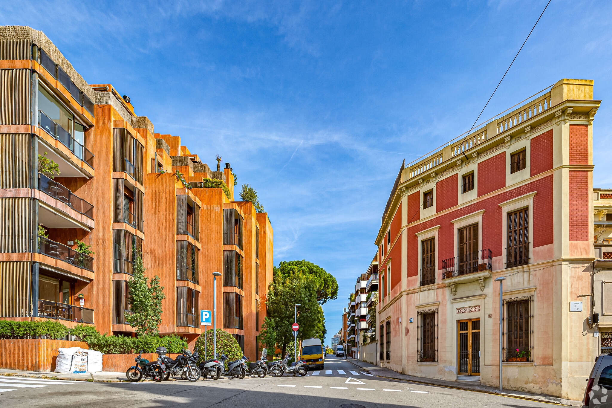 Multifamily in Barcelona, Barcelona for sale Building Photo- Image 1 of 3