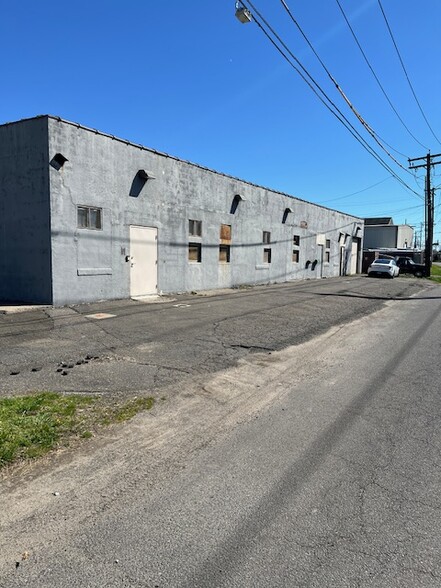 264 Seymour St, Stratford, CT for lease - Building Photo - Image 1 of 4