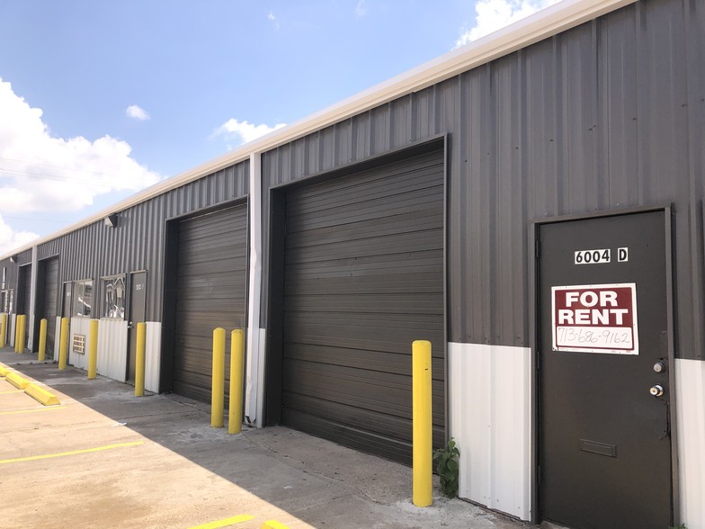 6008 W 34th St, Houston, TX for lease - Building Photo - Image 2 of 11