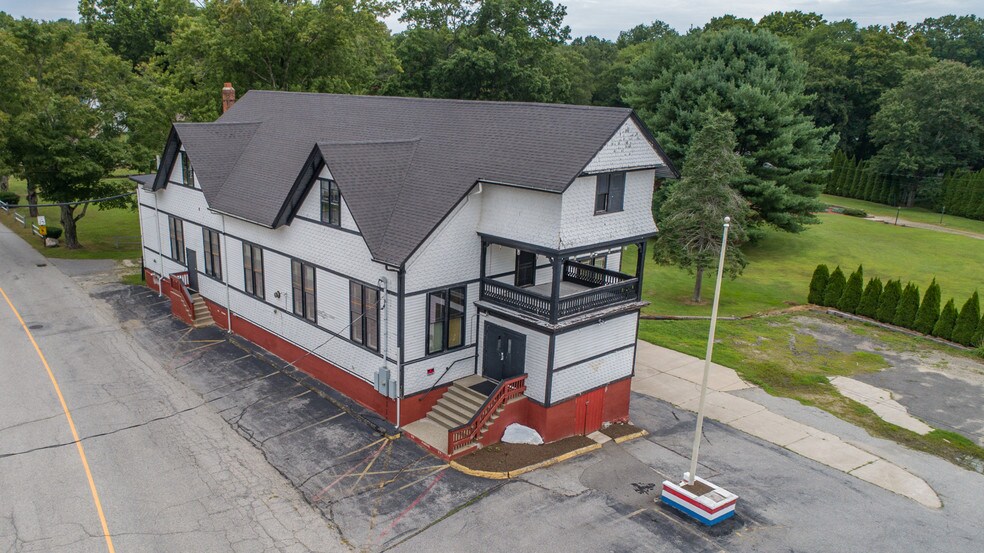 1 Lake St, Moosup, CT 06354