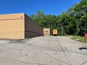 3414 S 22nd St, Saint Joseph, MO for lease Building Photo- Image 2 of 3