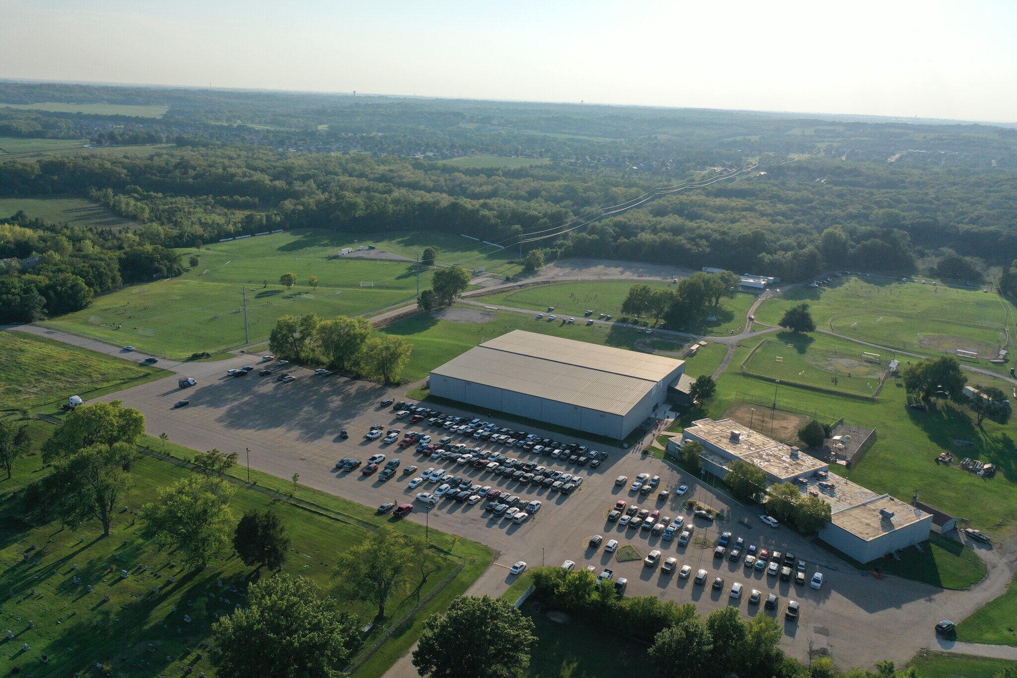 3907 SW Burlingame Rd, Topeka, KS for sale Primary Photo- Image 1 of 22