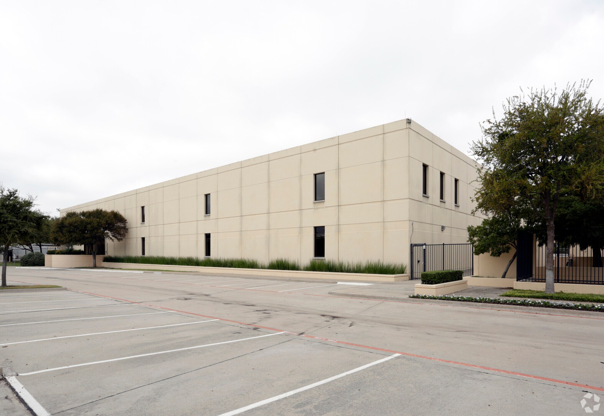 2703 N Central Expy, Richardson, TX for lease Building Photo- Image 1 of 11