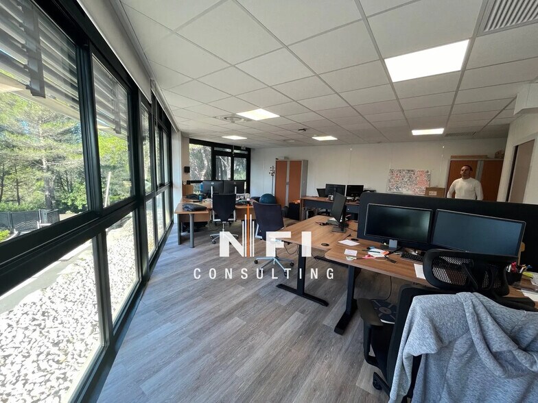 Office in Valbonne for lease - Building Photo - Image 2 of 65