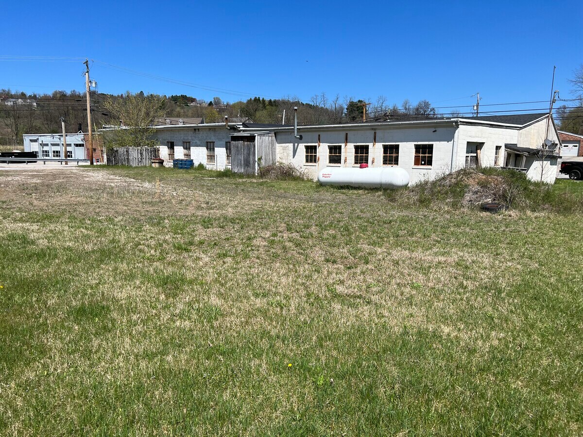 11472 N Main Street Ext, Glen Rock, PA 17327 7,412 SF Commercial Building For Sale