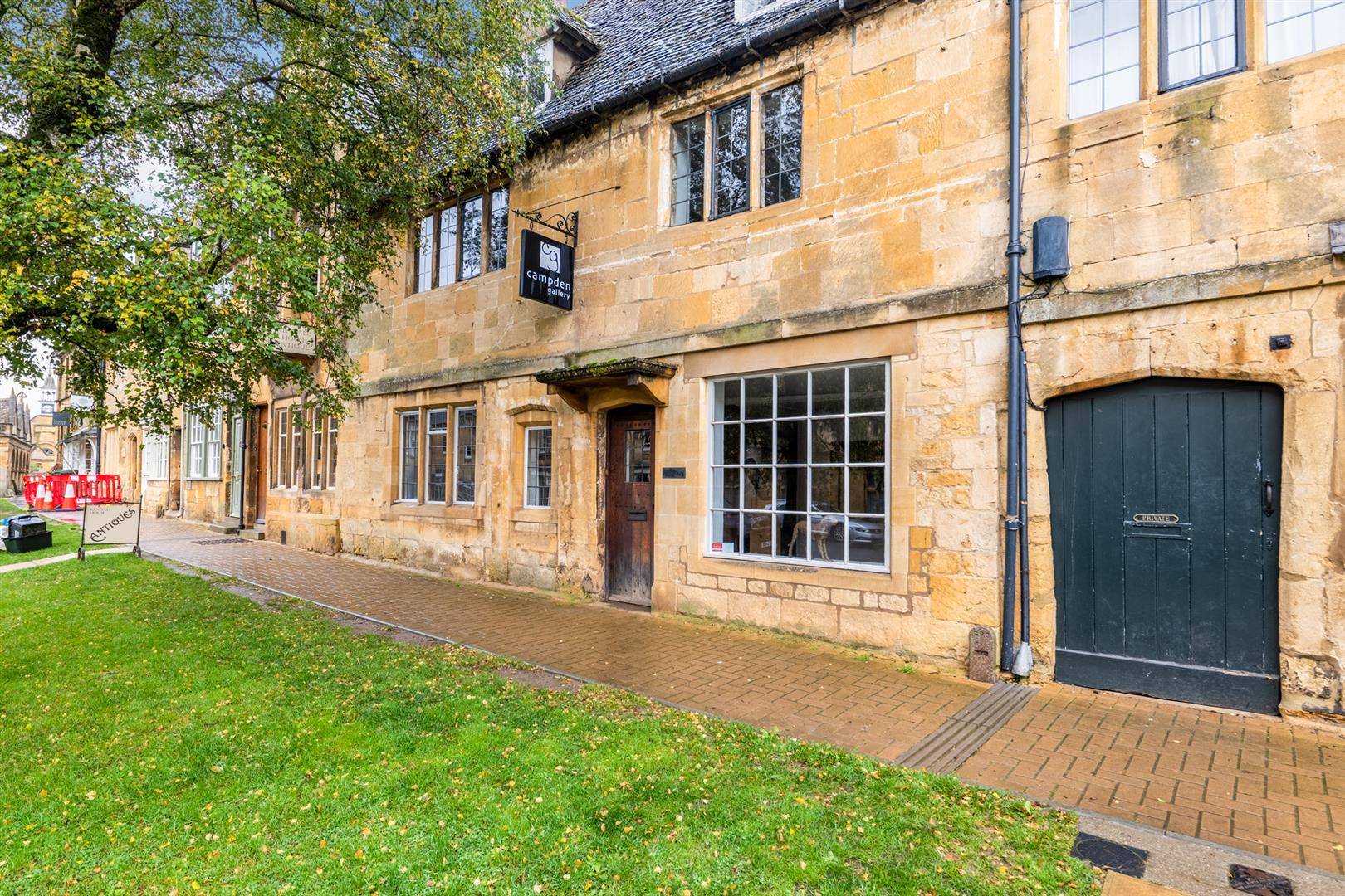 High St, Chipping Campden for sale Primary Photo- Image 1 of 17