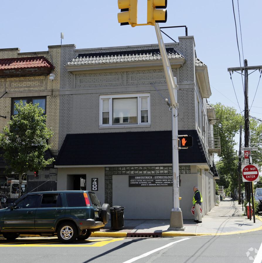 7400 Bergenline Ave, North Bergen, NJ 07047 - ±4,000 SF Professional ...