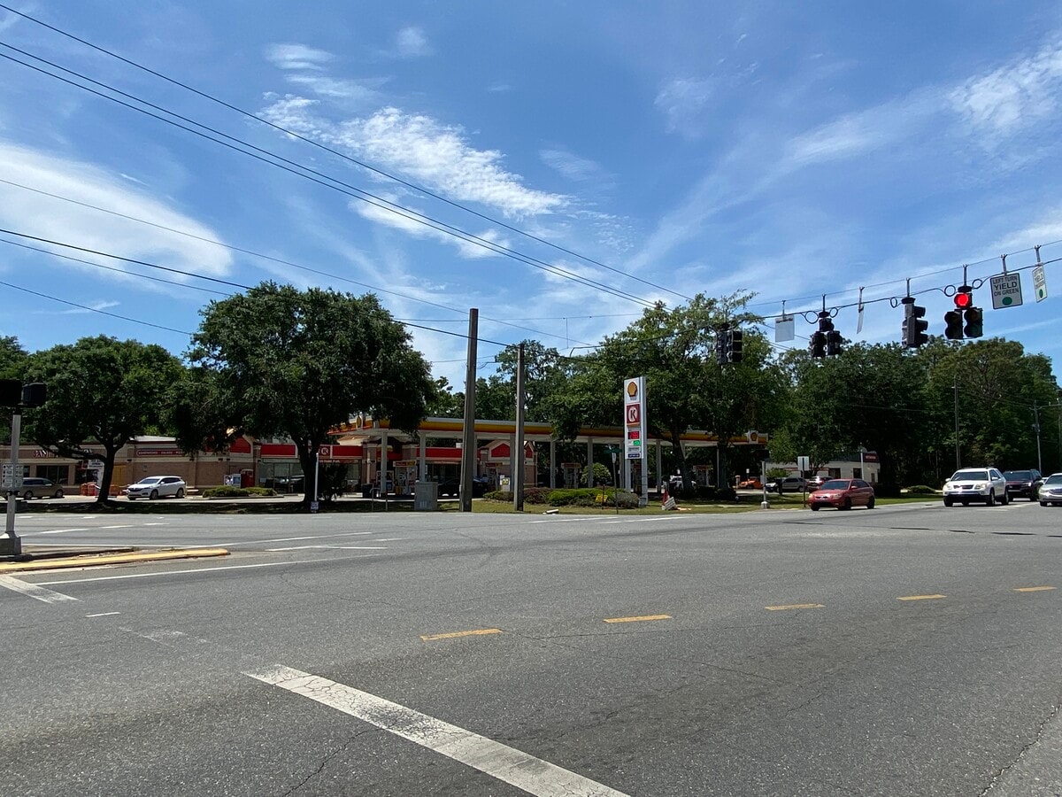 5661 Quintette Rd, Pace, FL 32571