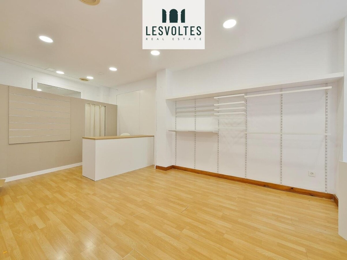 Palafrugell, GER 17200 - Unit 01 - - Interior Photo - Image 2 of 8
