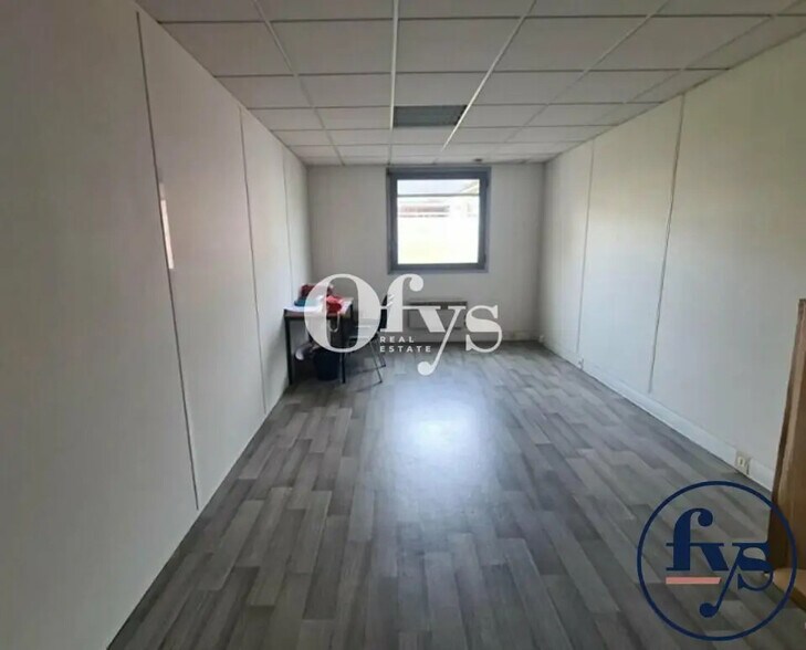Office in Meyzieu for sale - Interior Photo - Image 2 of 5