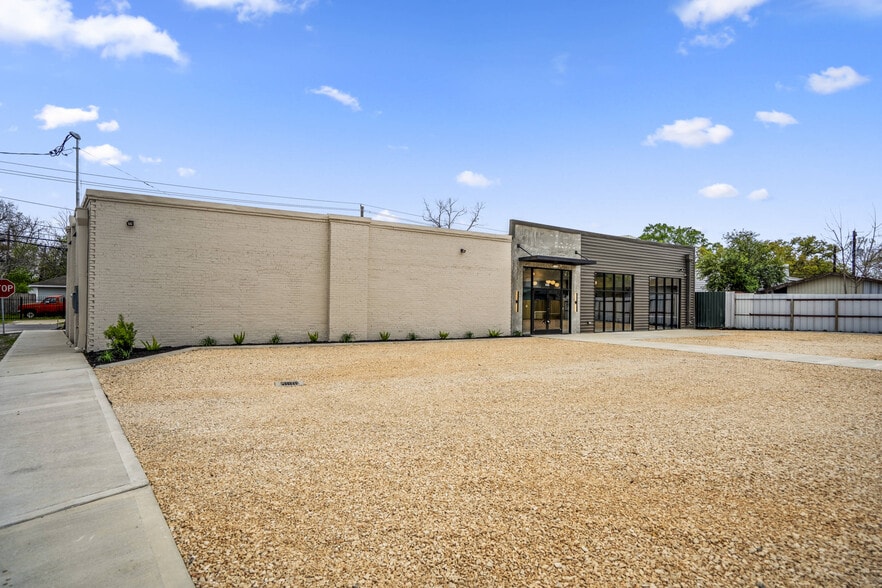 1109-1115 Dumble st, Houston, TX for lease - Building Photo - Image 3 of 24