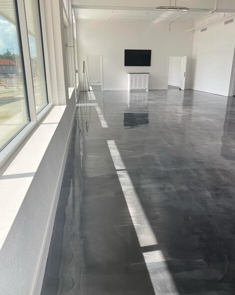 311 N Bois D Arc Ave, Tyler, TX for lease - Interior Photo - Image 2 of 14