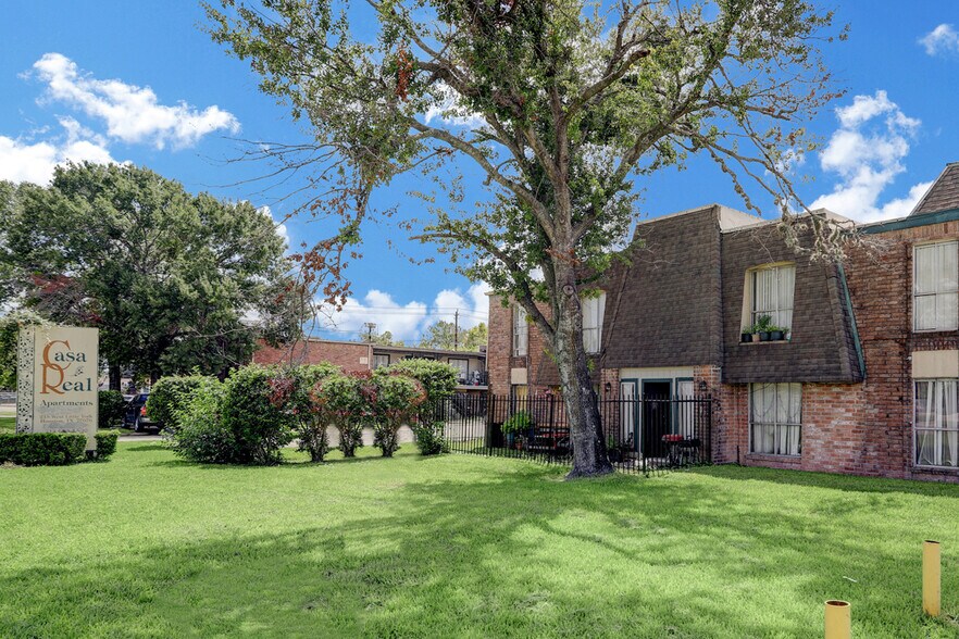 215 W Little York Rd, Houston, TX 77076