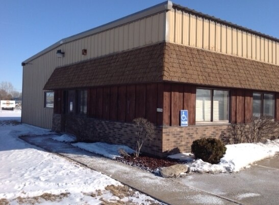 2250 S Washburn St, Oshkosh, WI for sale Primary Photo- Image 1 of 1