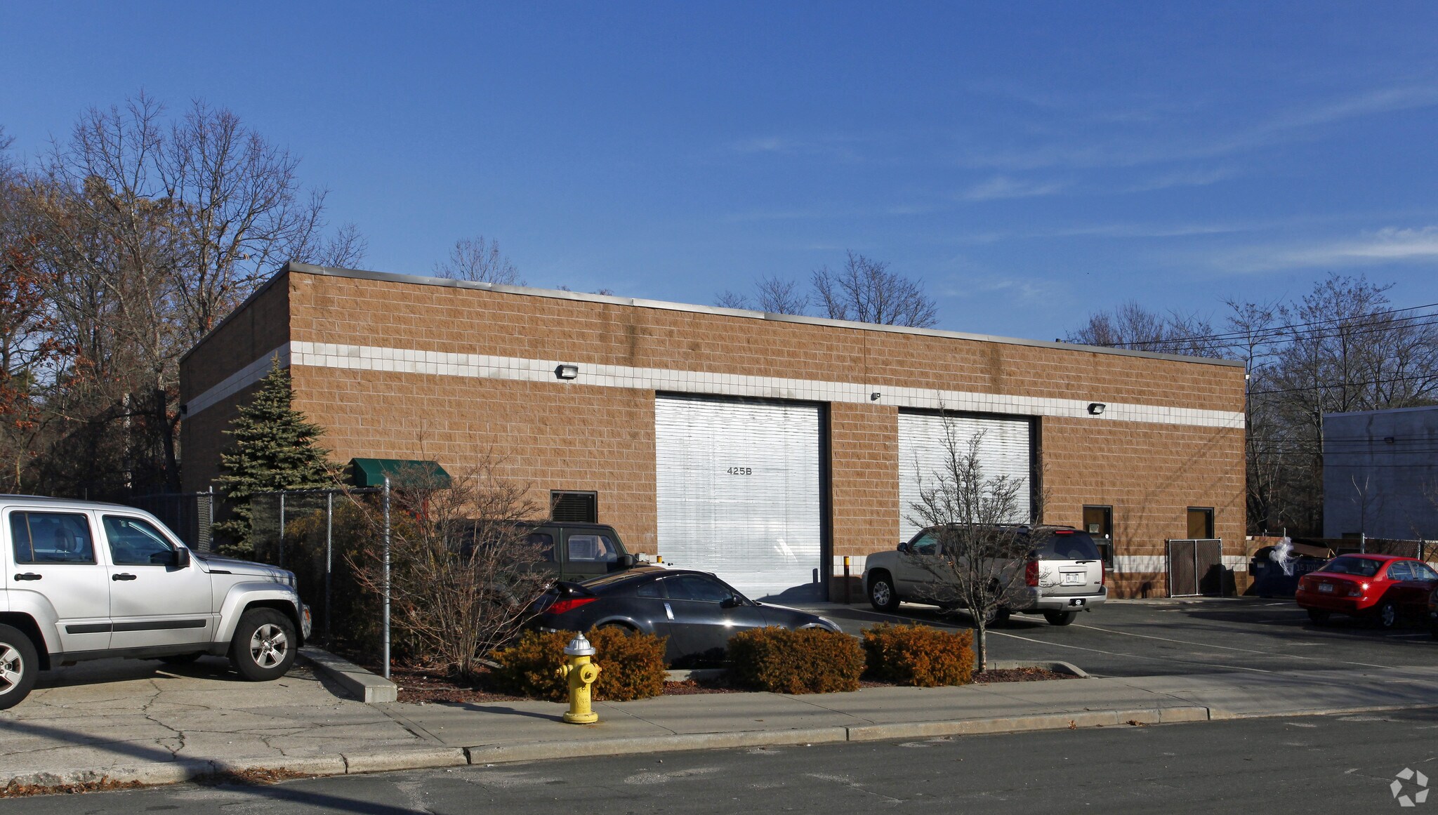 425 Lexington Ave, West Babylon, NY for sale Primary Photo- Image 1 of 1