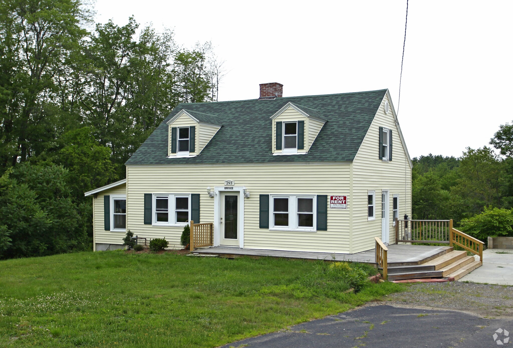 293 Laconia Rd, Tilton, NH for sale Primary Photo- Image 1 of 1