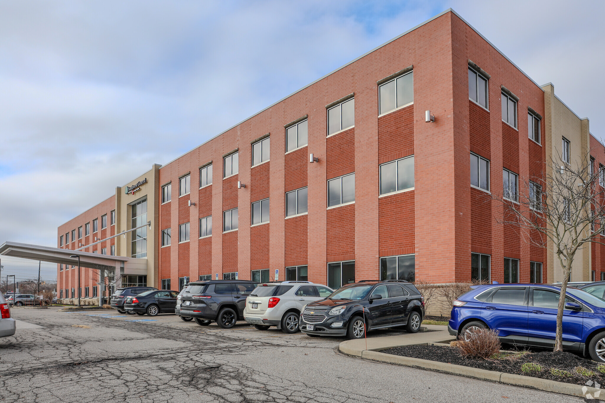 18780 E Bagley Rd, Middleburg Heights, OH for lease Building Photo- Image 1 of 21