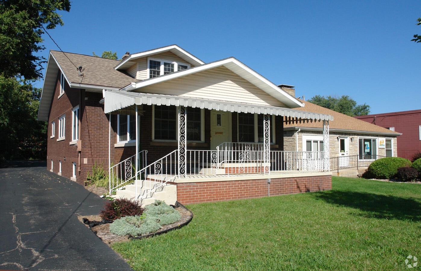 2613 N Knoxville Ave, Peoria, IL 61604