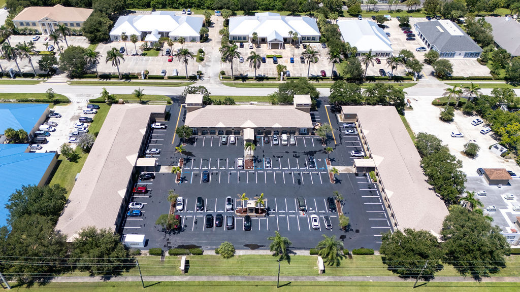 923-931 37th Pl, Vero Beach, FL for lease Interior Photo- Image 1 of 45