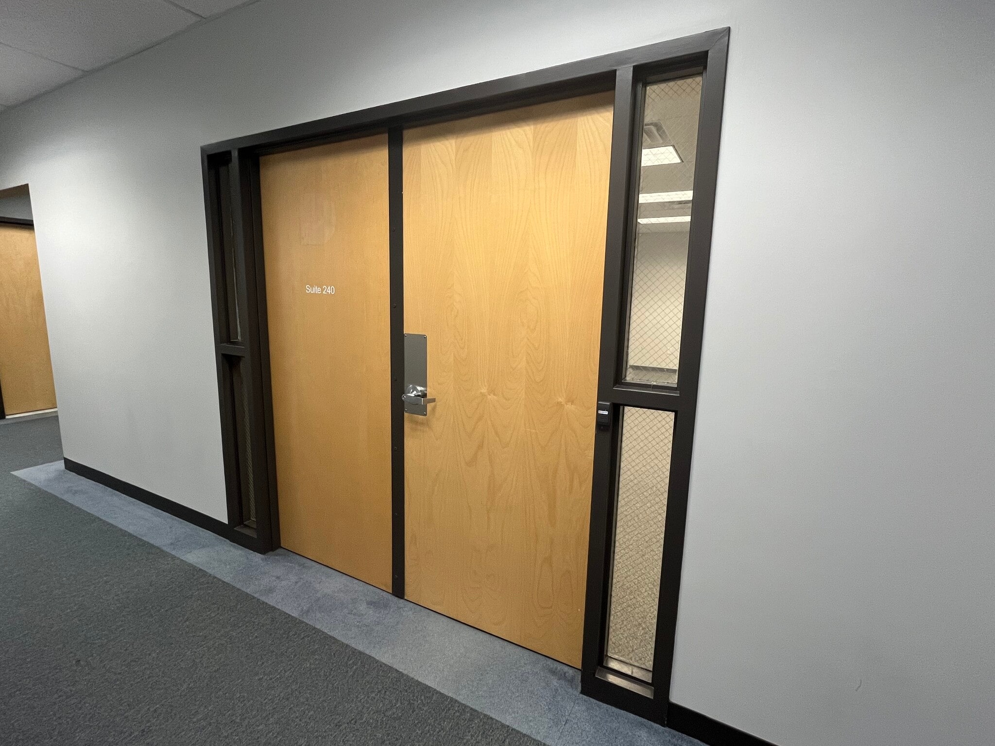 56 Middlesex Tpke, Burlington, MA for lease Interior Photo- Image 1 of 4