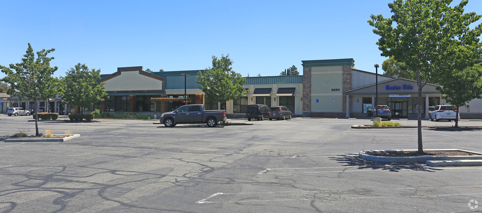 3500-3550 Bernal Ave, Pleasanton, CA for lease - Building Photo - Image 3 of 4