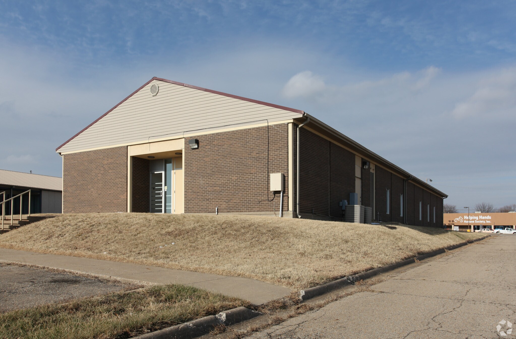 5709 SW 21st St, Topeka, KS for sale Primary Photo- Image 1 of 1
