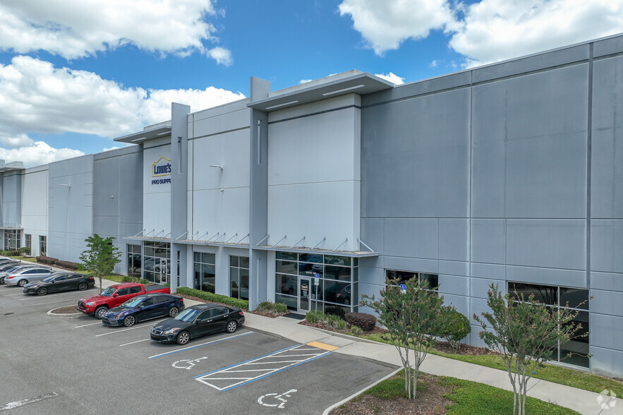 641 E Crown Point Rd, Ocoee, FL for lease - Building Photo - Image 3 of 8