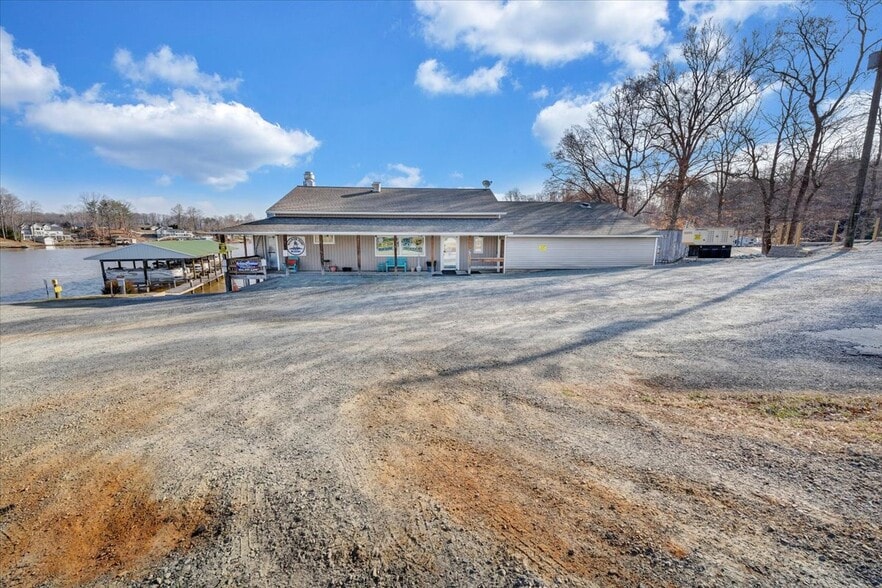 2200 Old Salem School Rd, Union Hall, VA for sale - Building Photo - Image 2 of 61