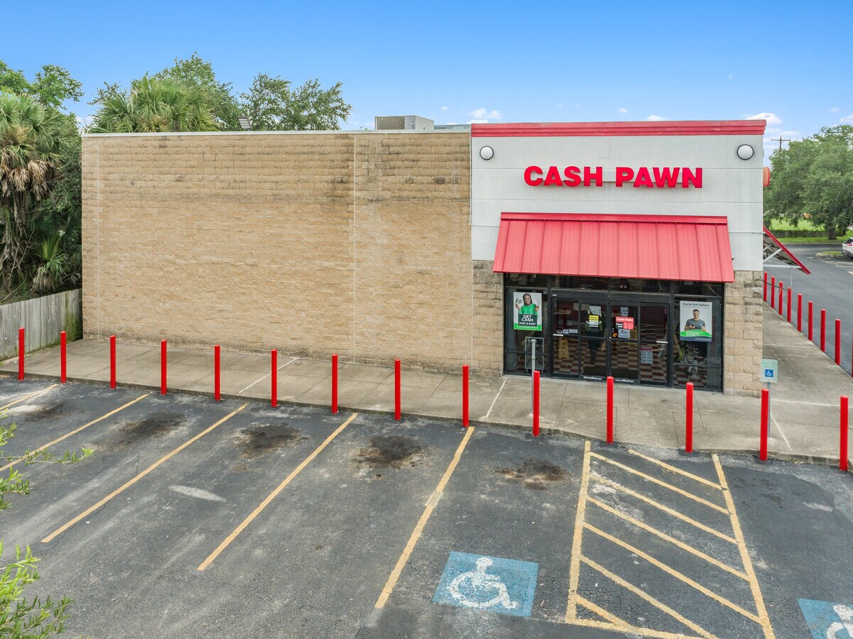 201 W Houston St, Beeville, TX 78102